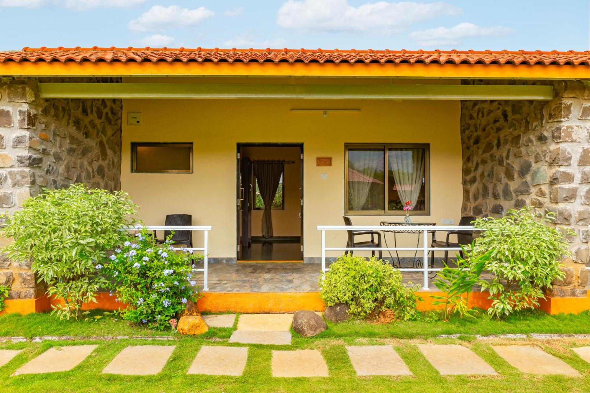 Casa Amora Lonavala Exterior foto